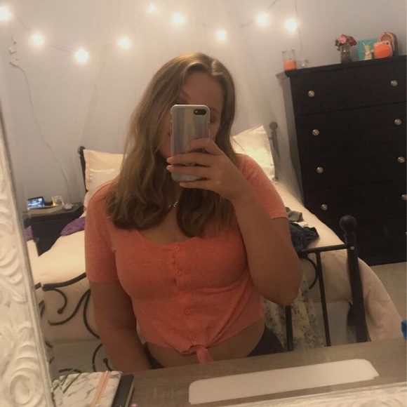 Buttoned crop - Picture 2 of 2